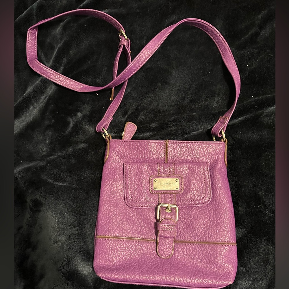Beautiful magenta/purple Nine West purse!